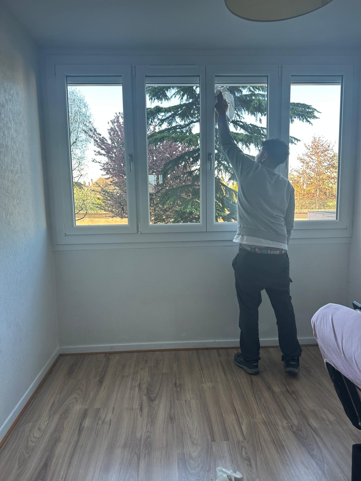 Chantier d'isolation et de menuiserie dans une maison de l'Aube, secteur Troyes