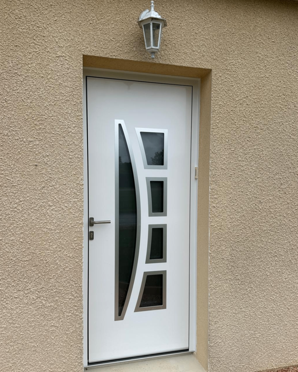 Menuiserie PVC, alu, bois — chantier réalisé par Le QG de l'Habitat